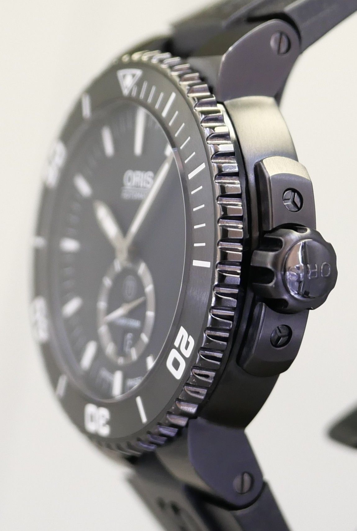 Oris Aquis Titan Small Date Fullset – Bild 12