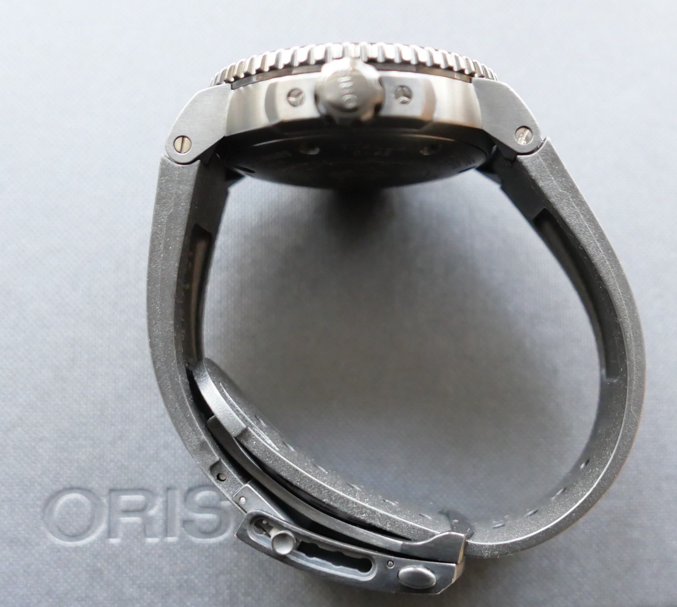 Oris Aquis Titan Small Date Fullset – Bild 15