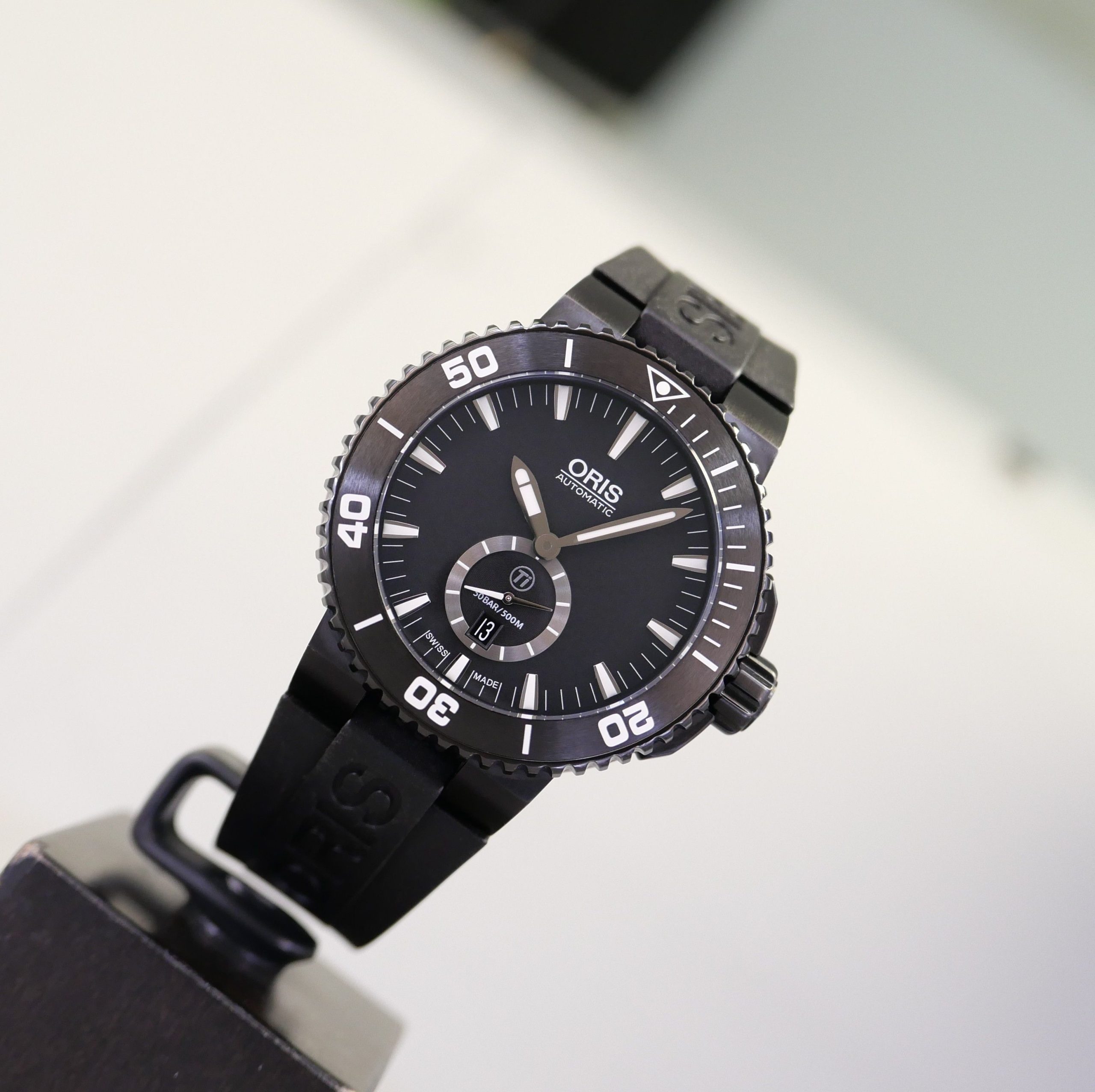 Oris Aquis Titan Small Date Fullset – Bild 5